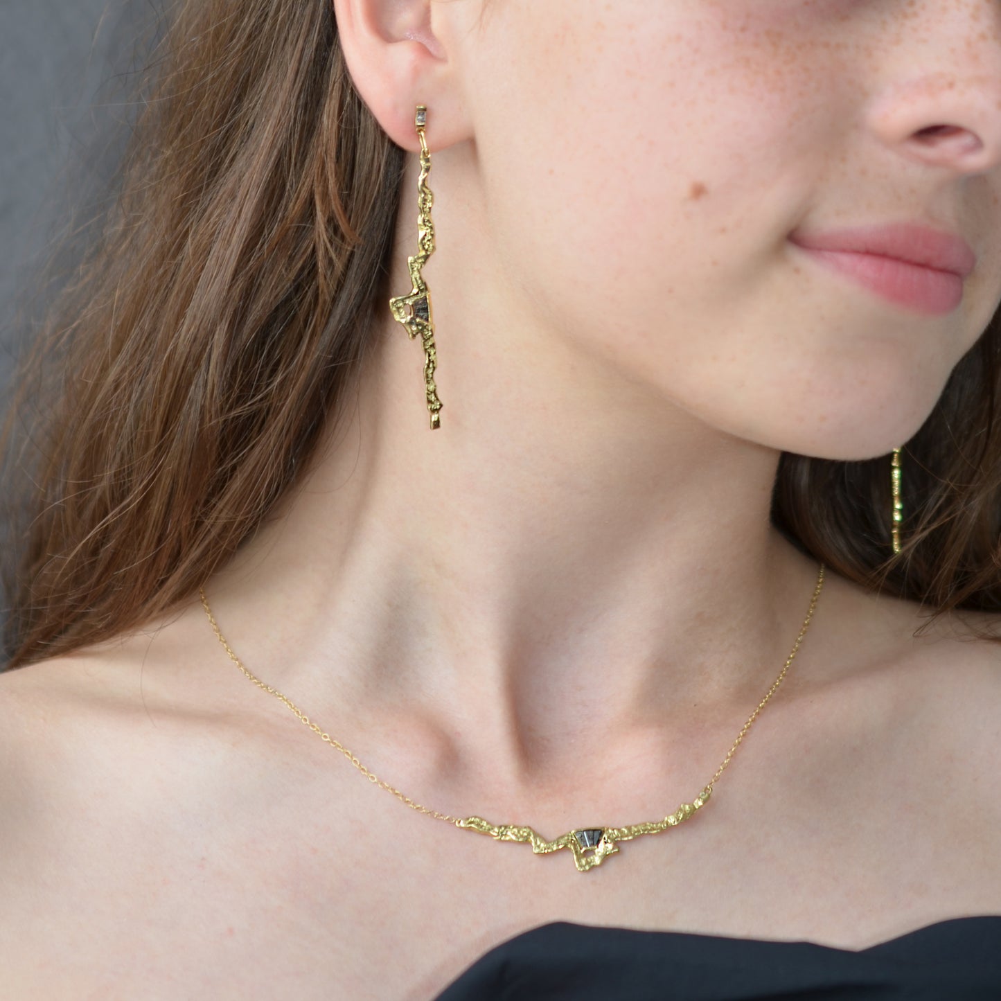 Jagged gold & diamond bar necklace