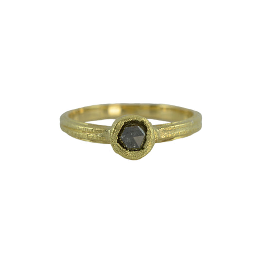 Molten gold round diamond ring
