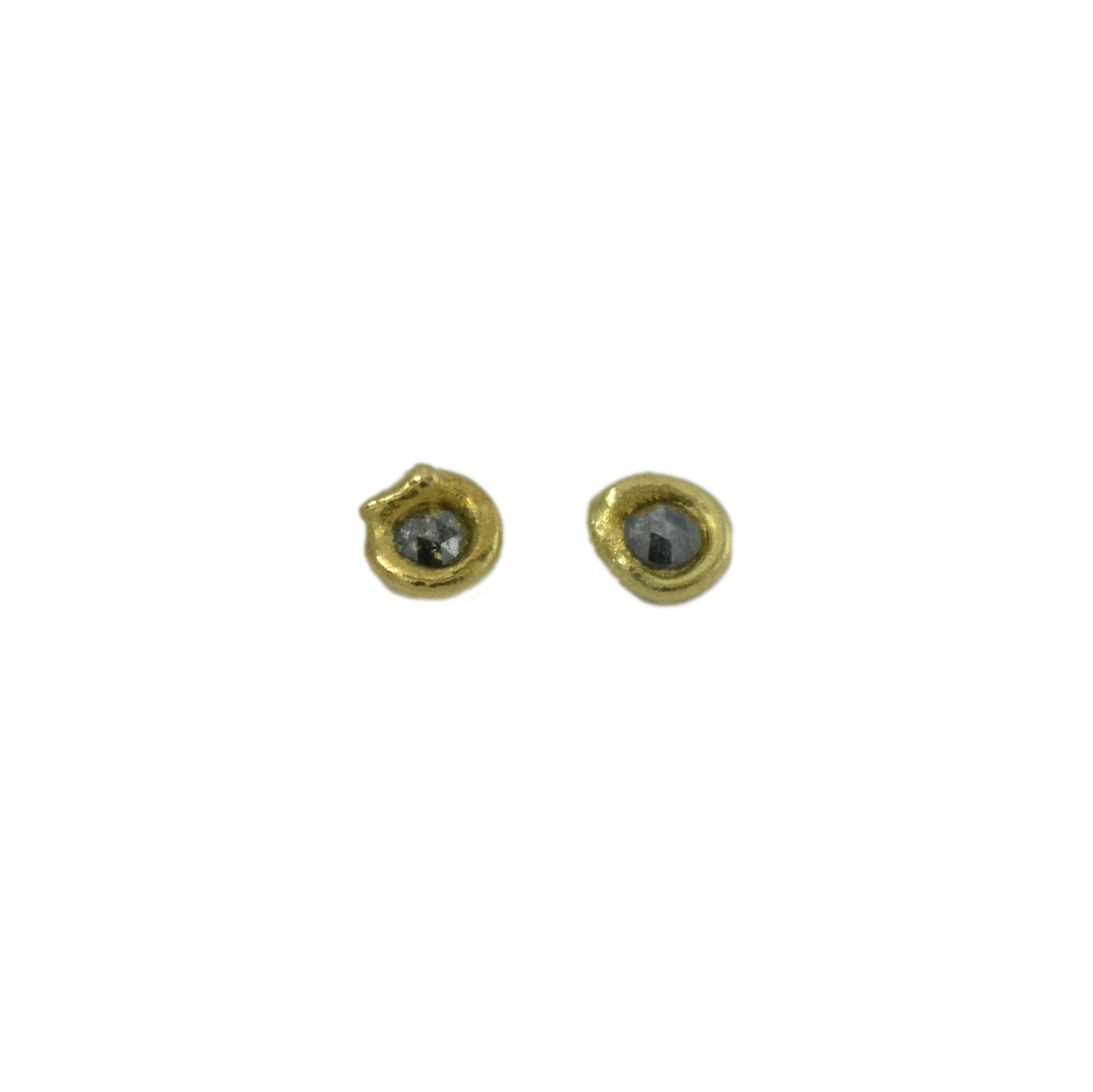 Small molten gold diamond studs