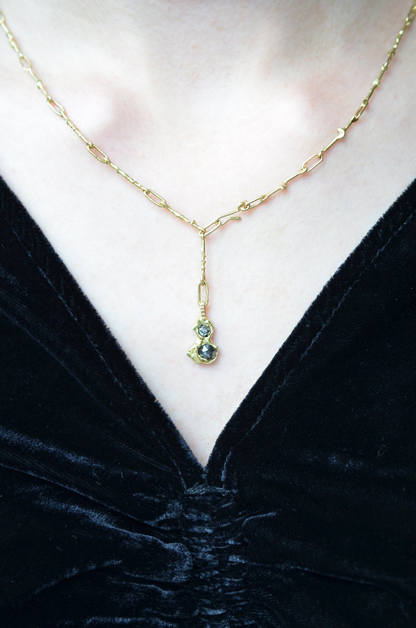 Molten gold and diamond necklet