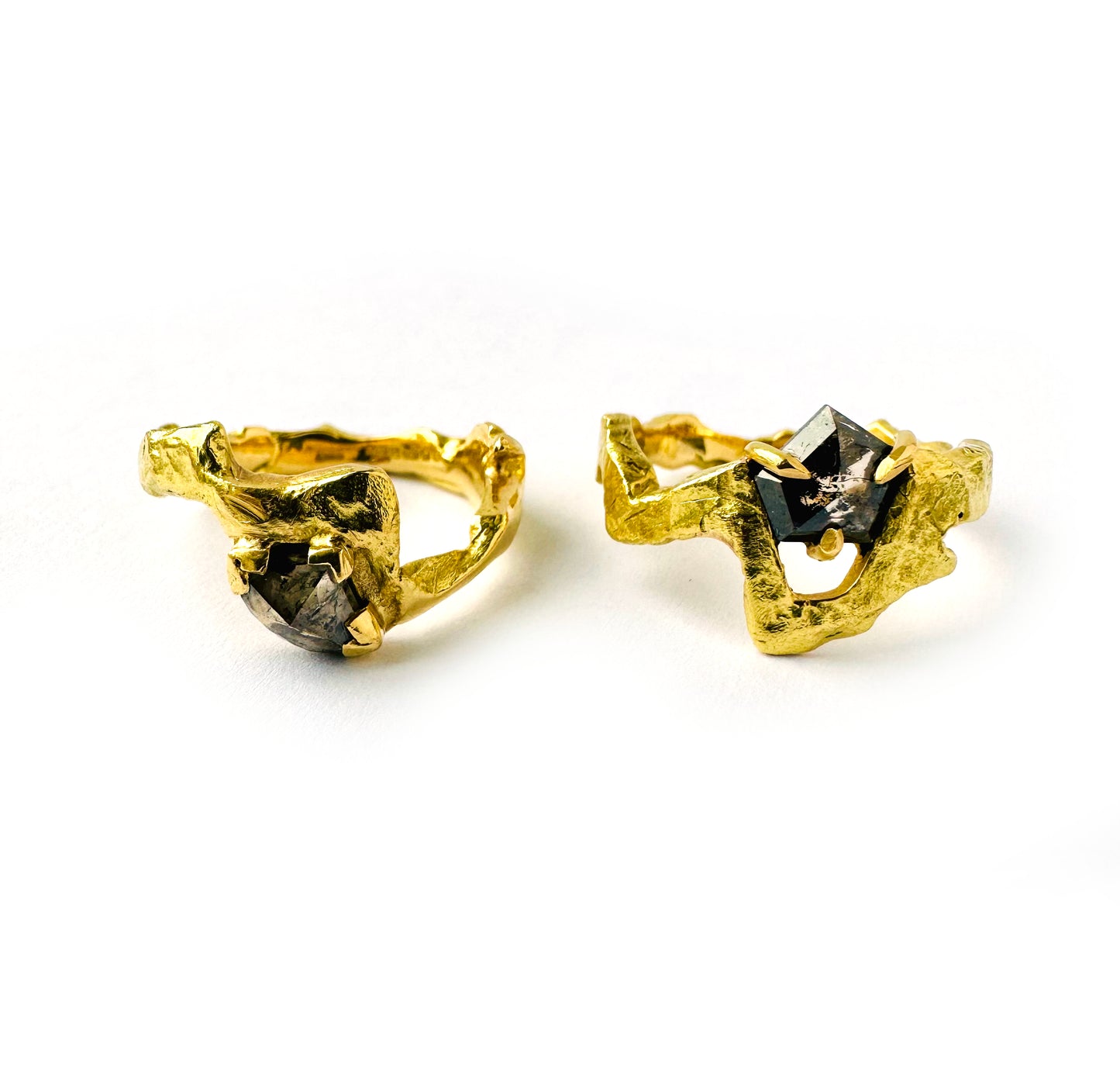 Jagged molten gold diamond ring