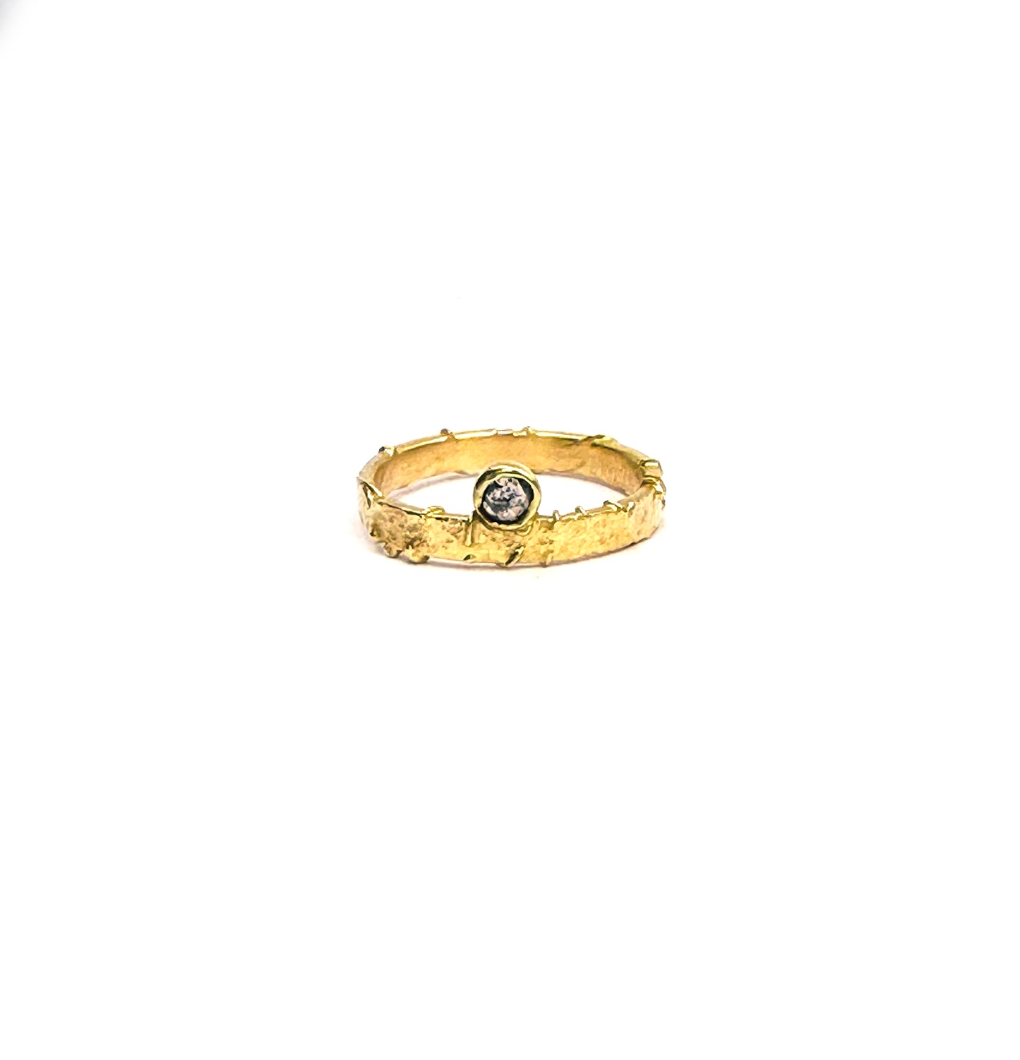 Molten winding gold diamond ring