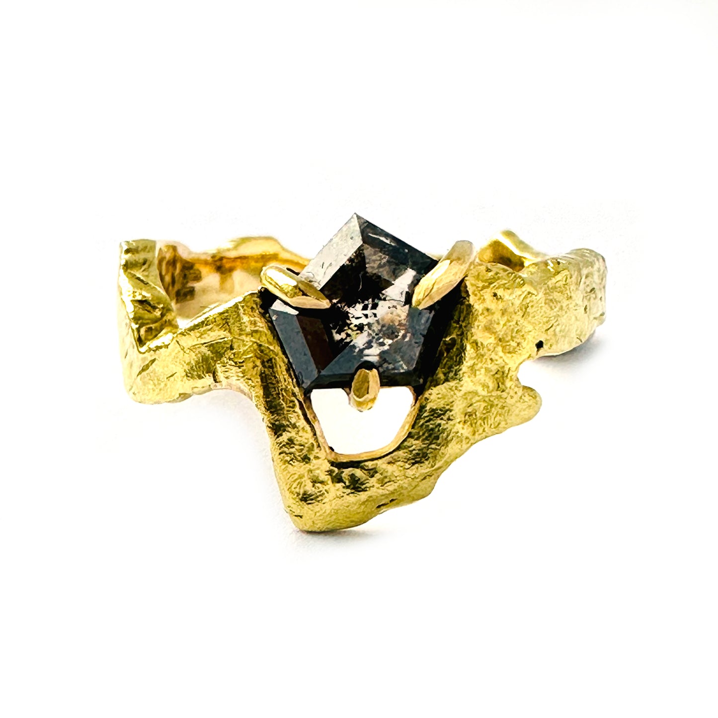 Jagged molten gold diamond ring