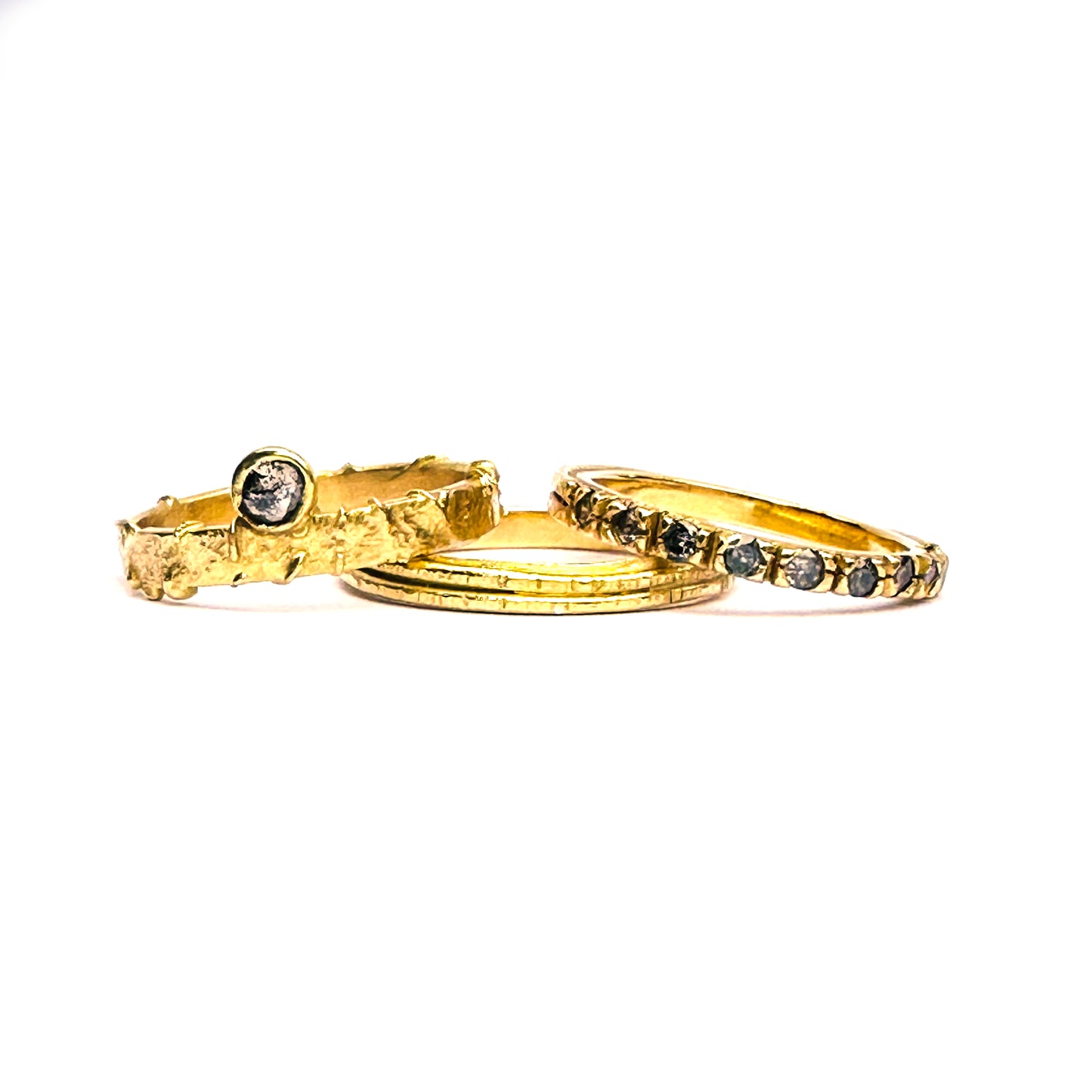 Molten winding gold diamond ring